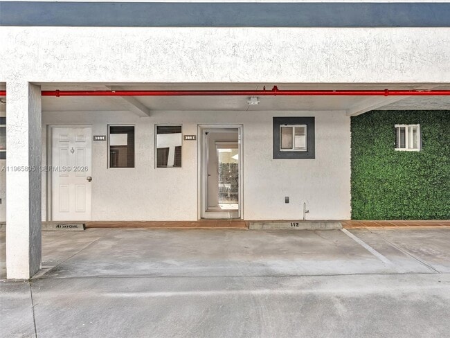 Building Photo - 240 SW 15th Rd