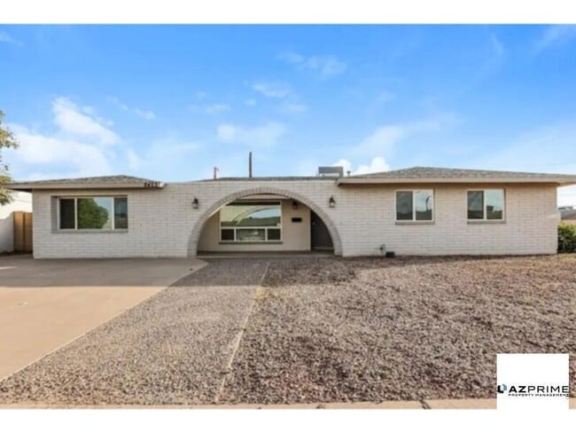 Primary Photo - 8422 E Hubbell St