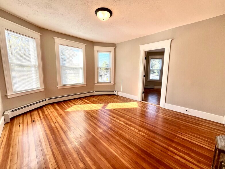 Building Photo - 86 Grove St