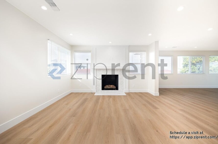 Building Photo - 5002 Plainview Rd