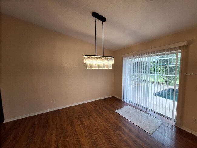 Building Photo - 259 Franca St