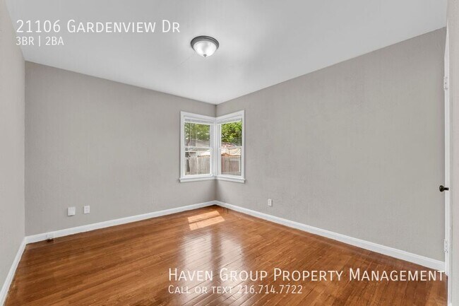 Building Photo - 21106 Gardenview Dr