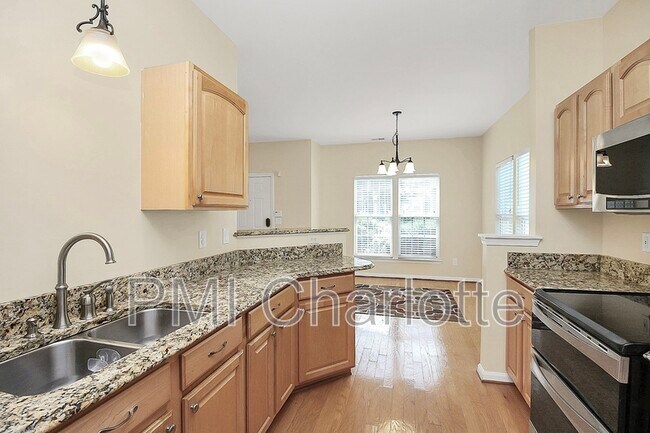 Building Photo - 12144 Cane Branch Way