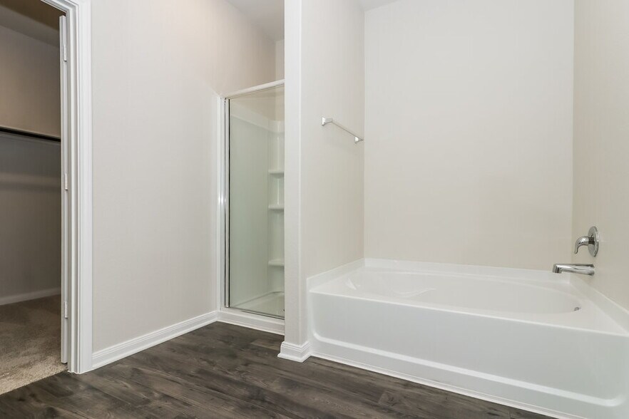 Building Photo - 412 Polly Grv Dr