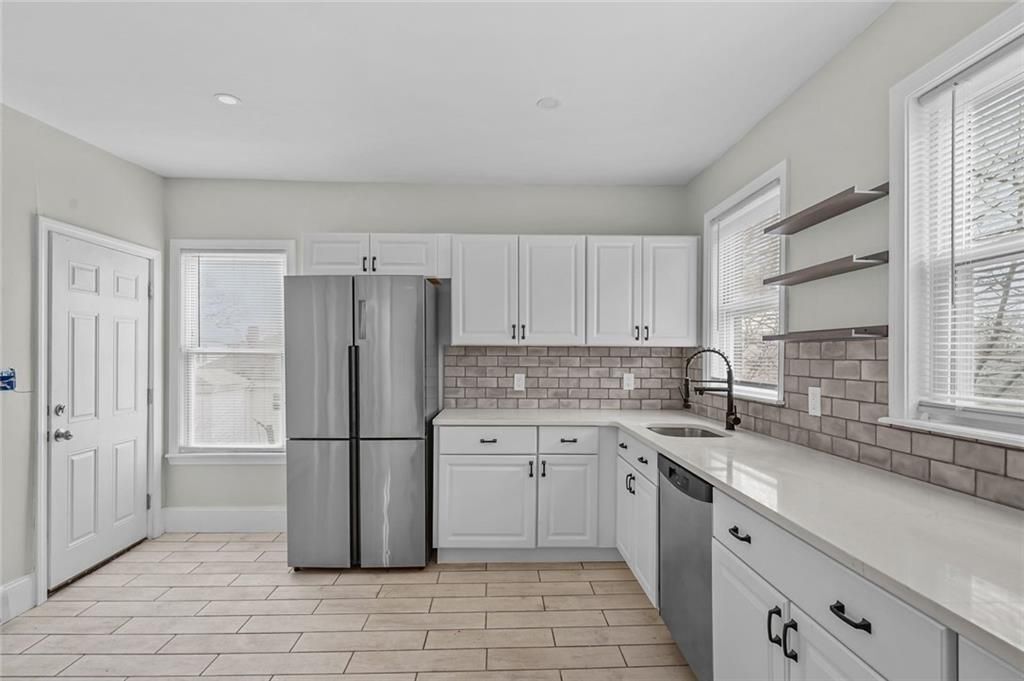 Building Photo - 123 Radcliffe Ave