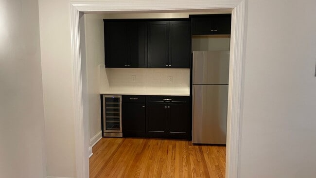 Building Photo - Newly Remodeled 1-Bedroom, 1-Bathroom Near Johns Hopkins University