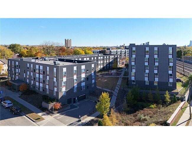 Building Photo - 2318 Jefferson St NE