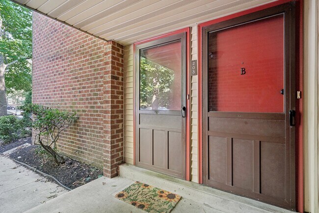 Building Photo - 203B Cypress Point Cir