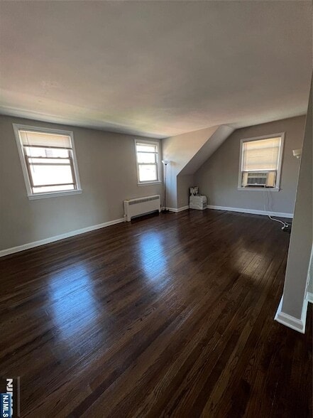 Building Photo - 815 Red Rd