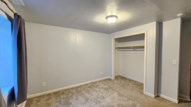 Building Photo - Beautiful House with Yard and Pets Considered