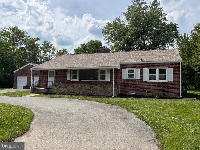 Building Photo - 1215 Milltown Rd