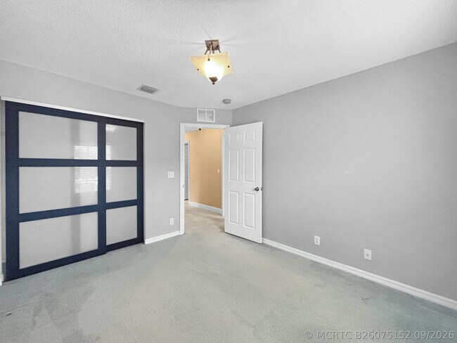 Building Photo - 4528 Thornwood Cir