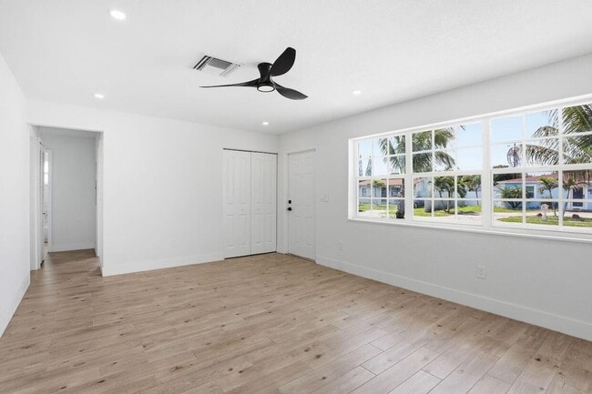 Building Photo - 2312 Redwood Rd