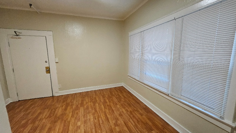 Building Photo - 1026 Ingraham St