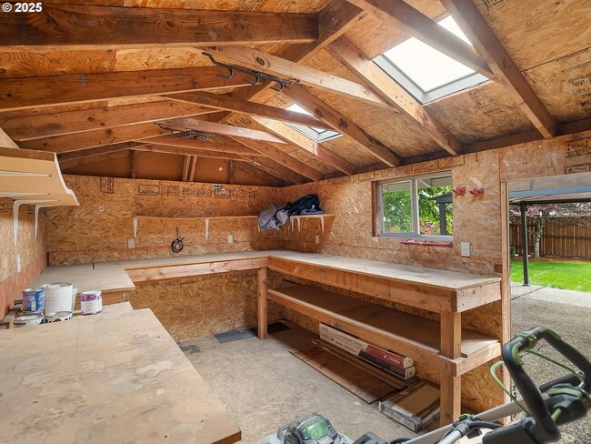 Building Photo - 42019 NW Oak Way