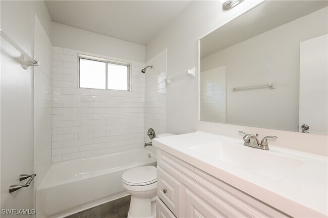 Building Photo - 4740 Escalante Dr
