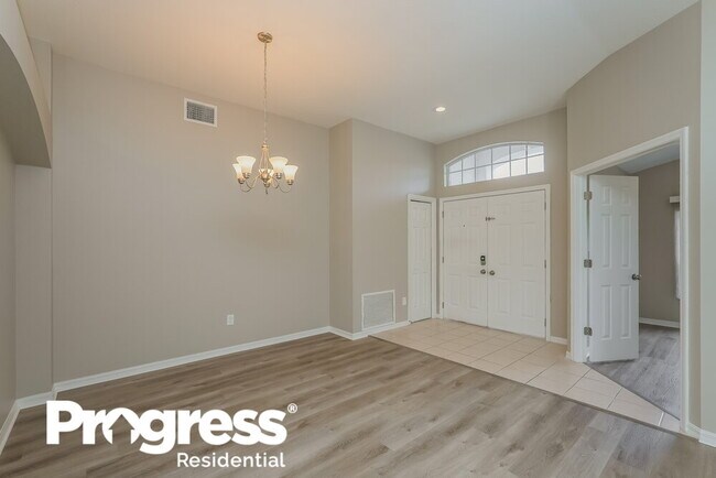 Building Photo - 411 Sand Ridge Dr