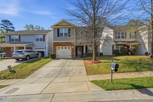 Building Photo - Move-In Ready 4BR | Space, Location & Value All in One