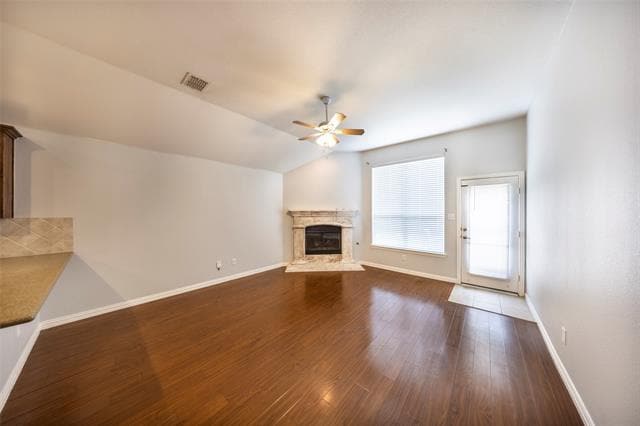 Building Photo - 2709 Lake Ridge Dr