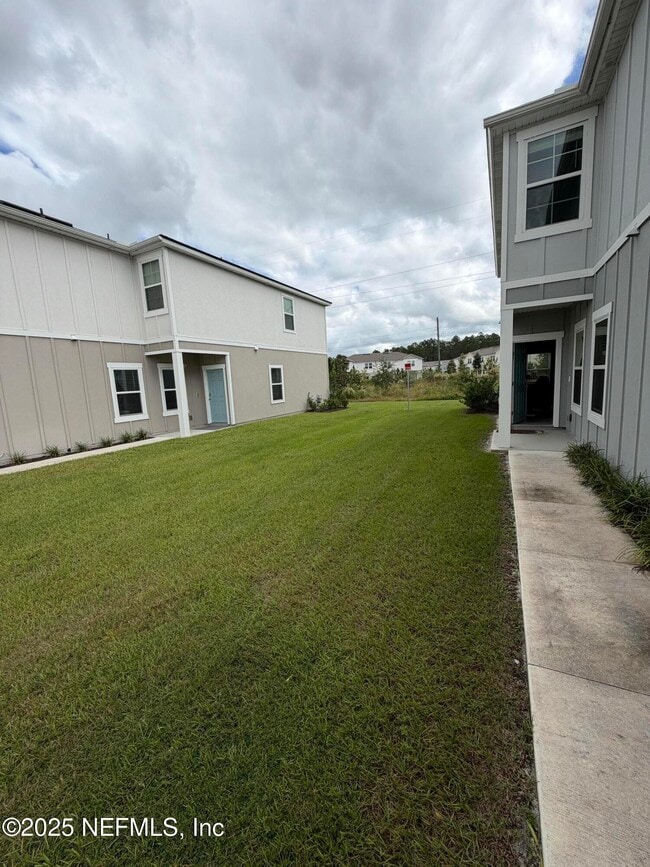 Building Photo - 64 Java Ln