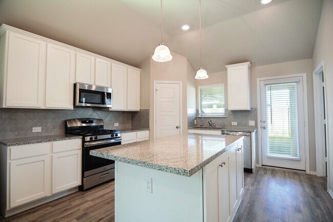 Building Photo - 21434 Holly Heights Rd