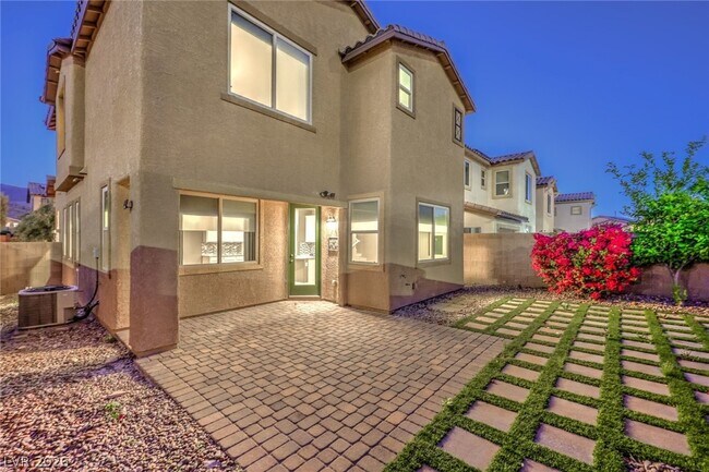 Building Photo - 12420 Pinetina St