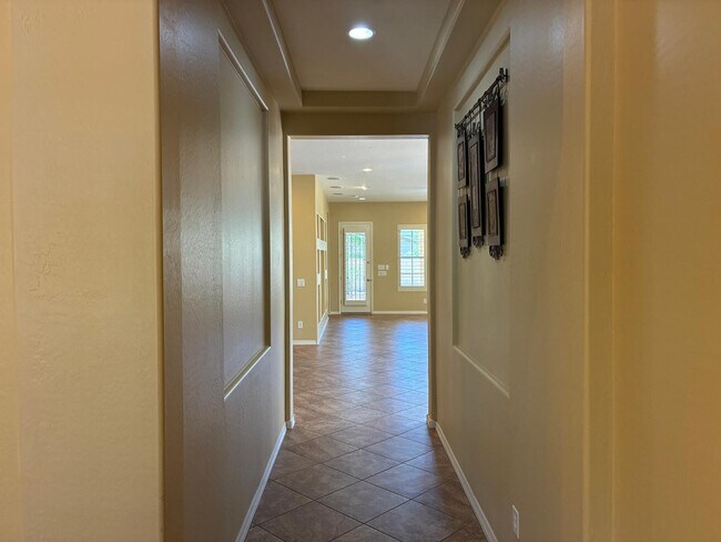 Building Photo - 20973 W Cora Vista