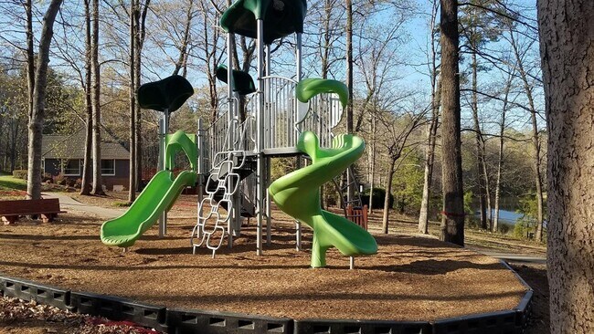 Building Photo - Stunning Home in Desirable Lochmere Community - Available NOW!