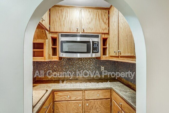 Building Photo - 8308 Deerstill Way