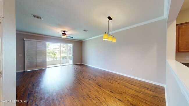 Building Photo - 6937 Woody Vine Dr