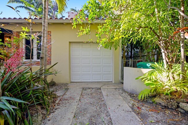 Building Photo - 720 NW 75th St