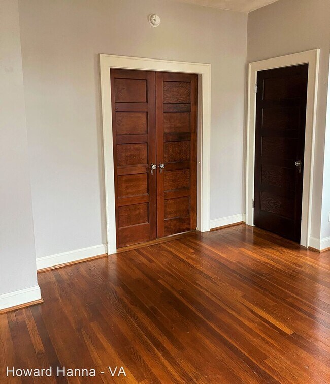 Building Photo - 2 br, 1 bath House - 1411 Colonial Avenue #B4