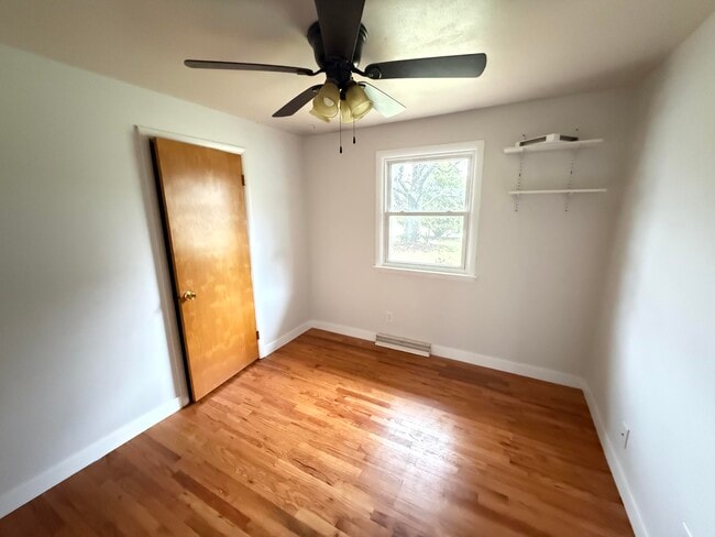 Building Photo - 211 Bourn Ave