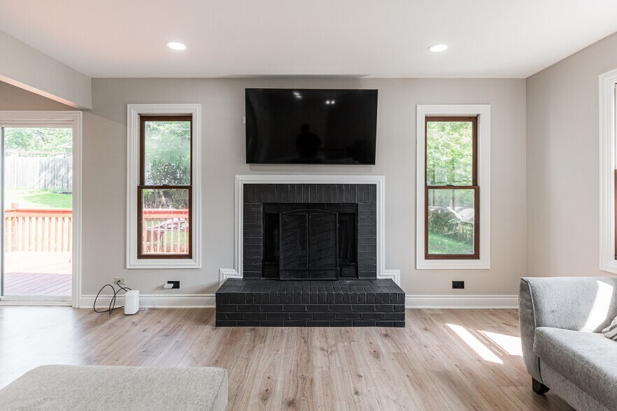 Building Photo - 1012 W Dale Ave