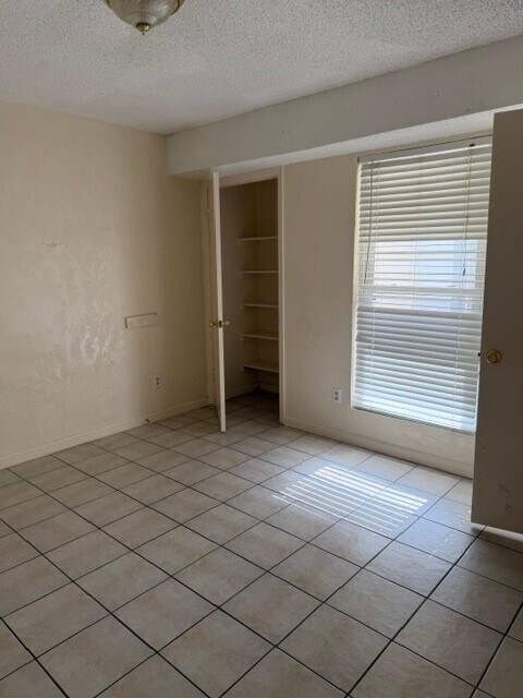 Building Photo - 781 Country Pl Dr