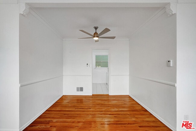 Building Photo - 476 S Roxbury Dr