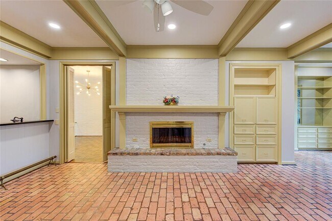 Building Photo - 7530 Del Monte Dr