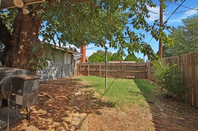 Building Photo - 2007 68th St