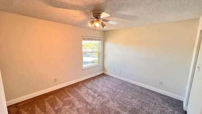 Building Photo - Cozy Casselberry Condo Available - Move In...