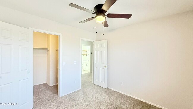 Building Photo - 1313 E Beth Dr