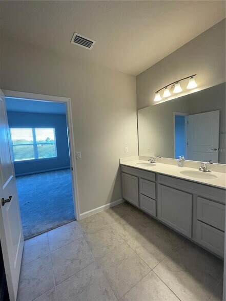 Building Photo - 6800 Pebblebrooke Wy