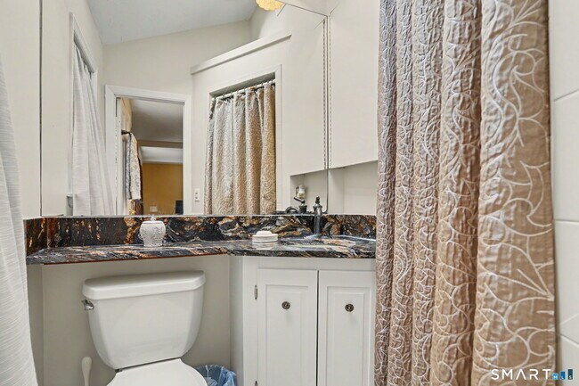 Building Photo - 15 Flat Rock Dr