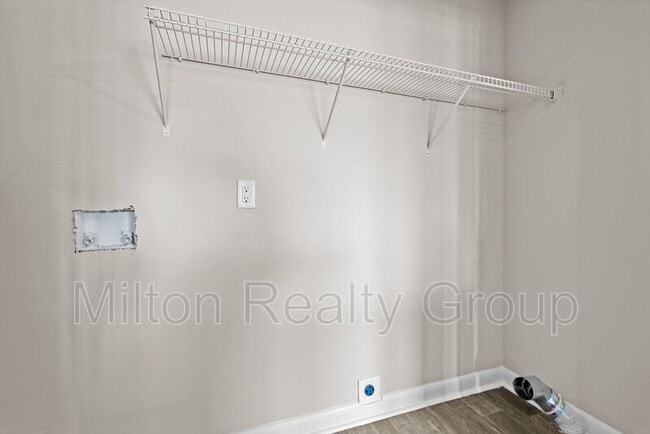 Building Photo - 6748 Willowbrook Dr