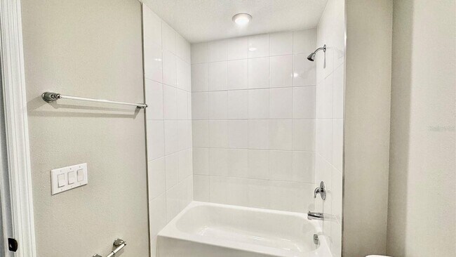 Building Photo - 5852 Ocean Isle Dr