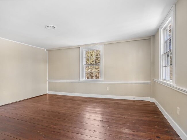 Building Photo - 575 Black Rock Tpke