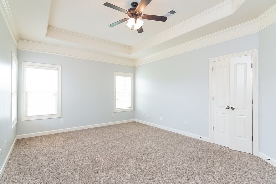 Building Photo - 3317 Champion Hills Dr