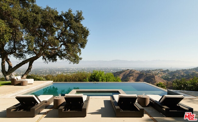 Building Photo - 13331 Mulholland Dr