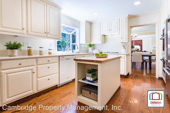 Building Photo - 5 br, 2.5 bath House - 2275 Tioga Drive