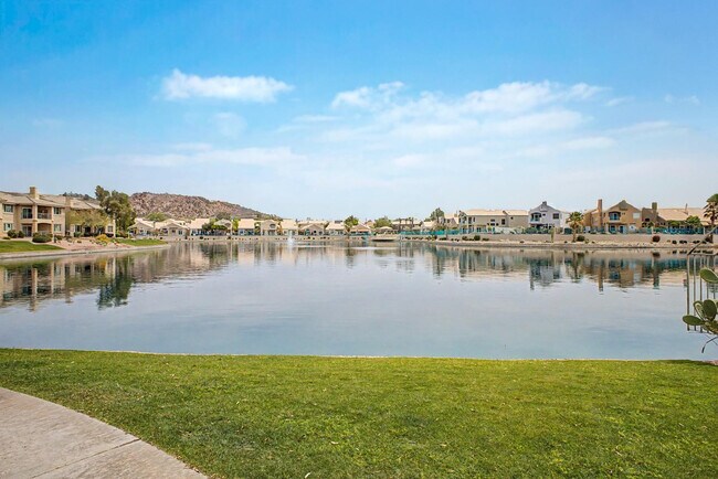 Building Photo - 16013 S Desert Foothills Pkwy