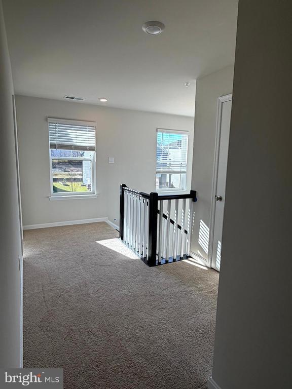 Building Photo - 461 Hanson St